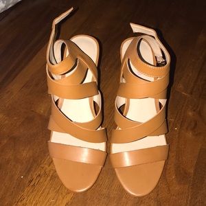 Nude wedges